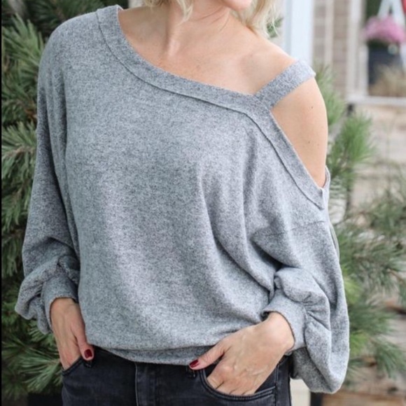 Free People Flaunt It Cold Shoulder Baloon Sleeve Long Sleeve Sweater Top - Picture 2 of 10